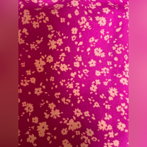 🩷 NWT! Pink Floral Ruffle Blouse - Picture 8 of 9